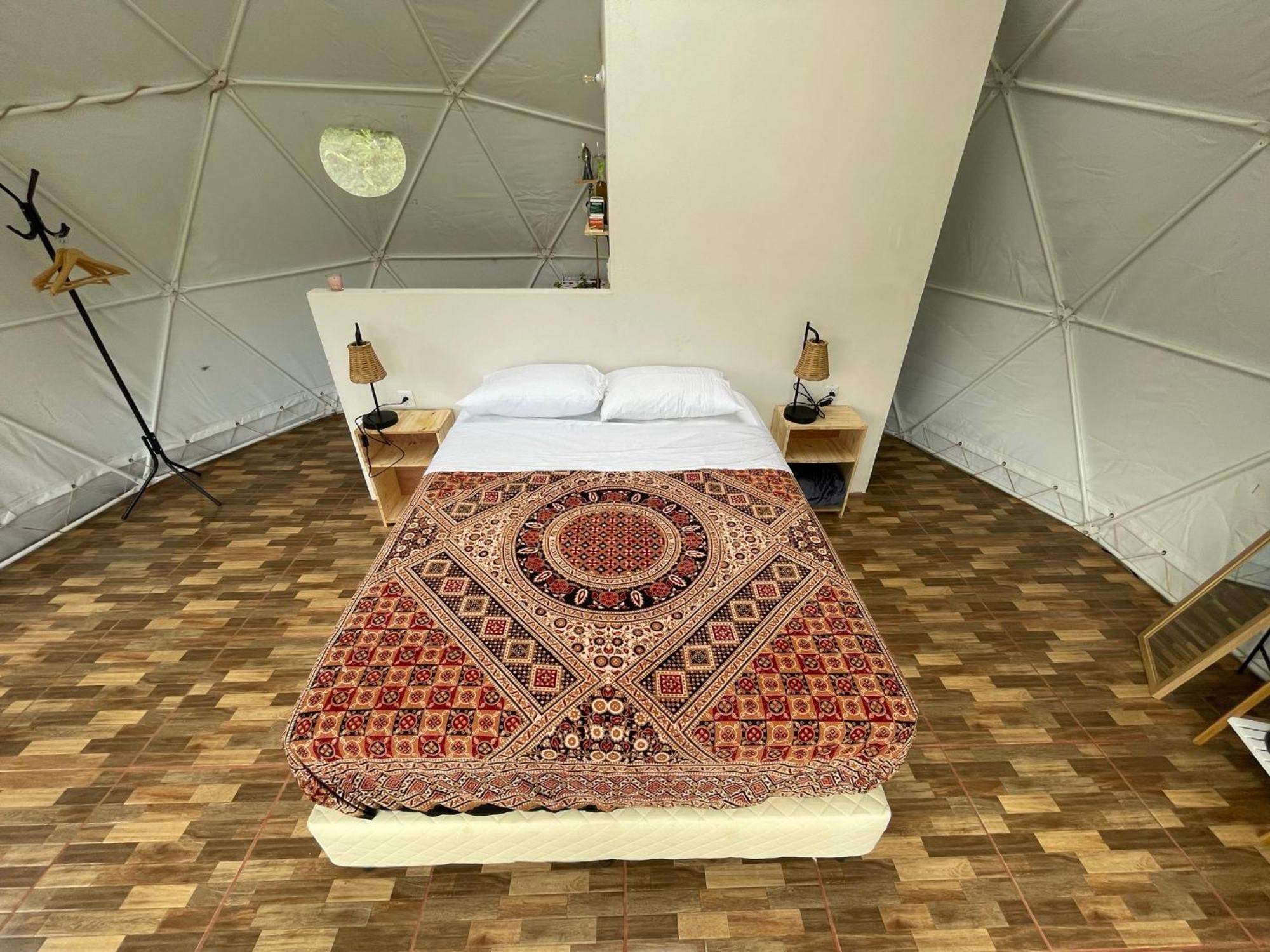La Comarca River Glamping Dome Near Manuel Antonio Esterno foto