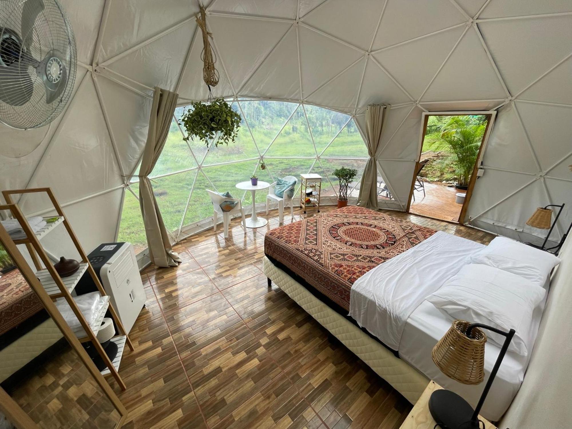 La Comarca River Glamping Dome Near Manuel Antonio Esterno foto