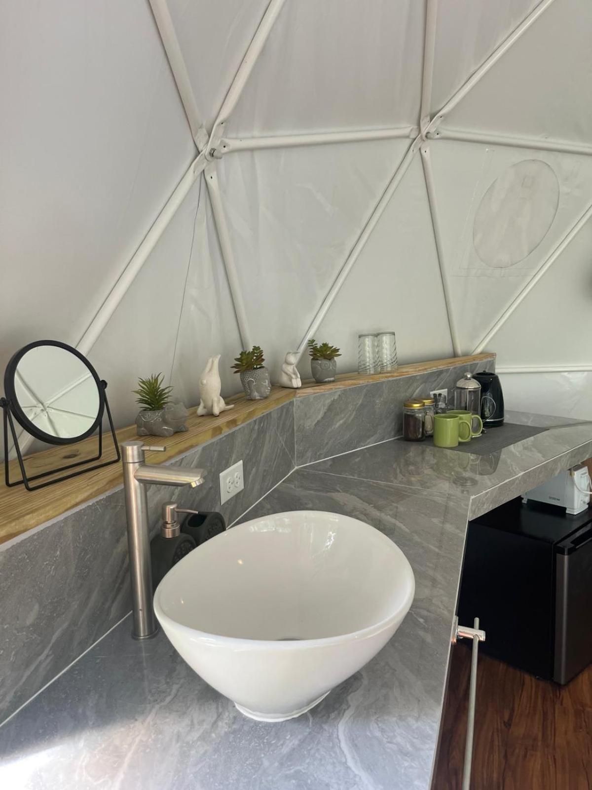La Comarca River Glamping Dome Near Manuel Antonio Esterno foto