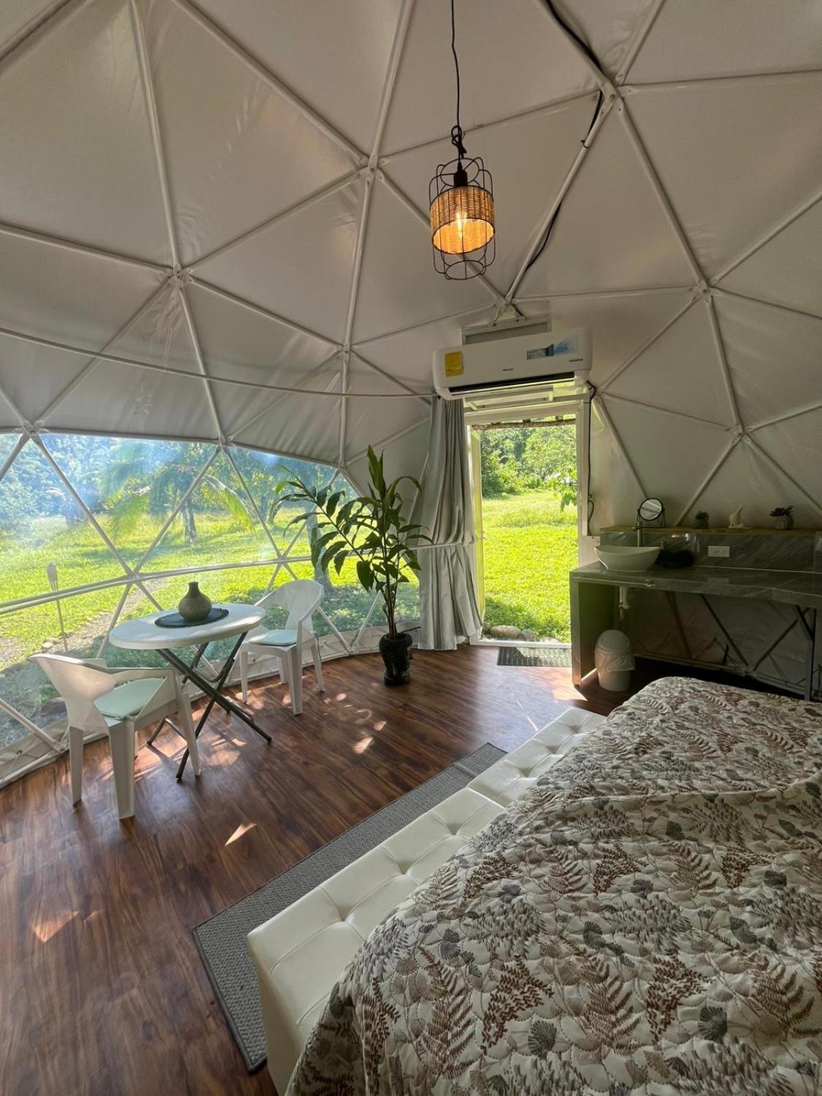 La Comarca River Glamping Dome Near Manuel Antonio Esterno foto