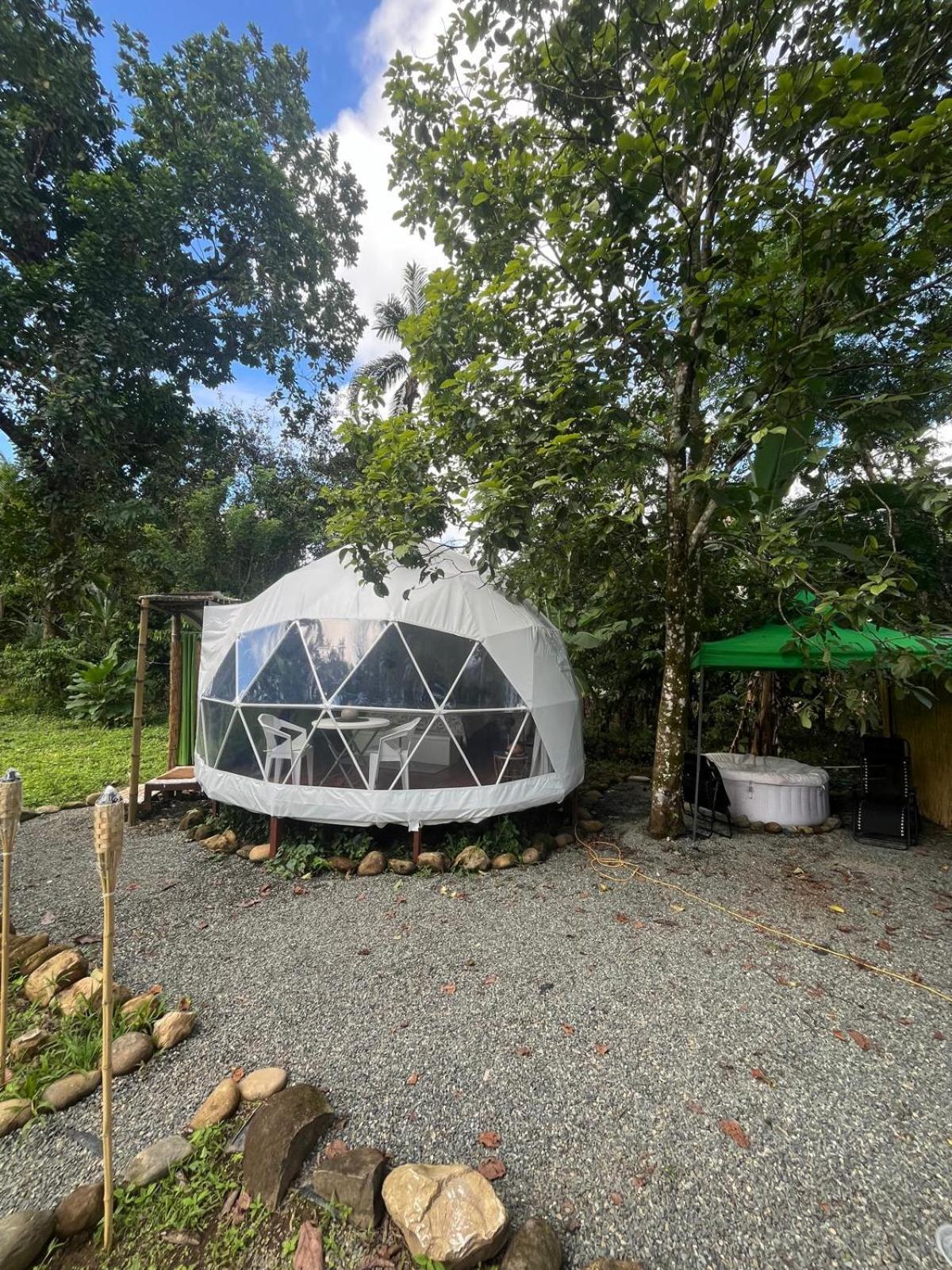 La Comarca River Glamping Dome Near Manuel Antonio Esterno foto