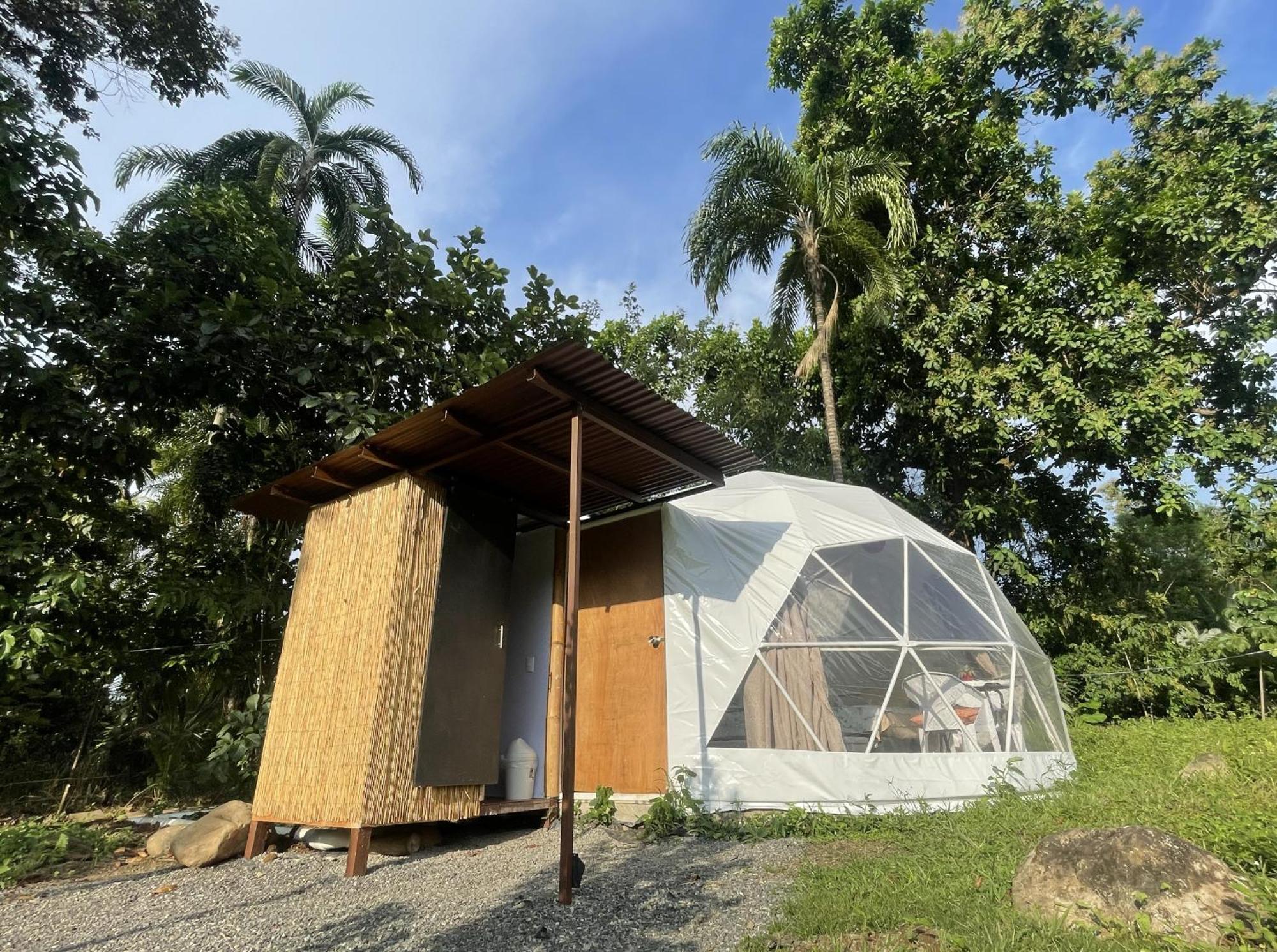 La Comarca River Glamping Dome Near Manuel Antonio Esterno foto